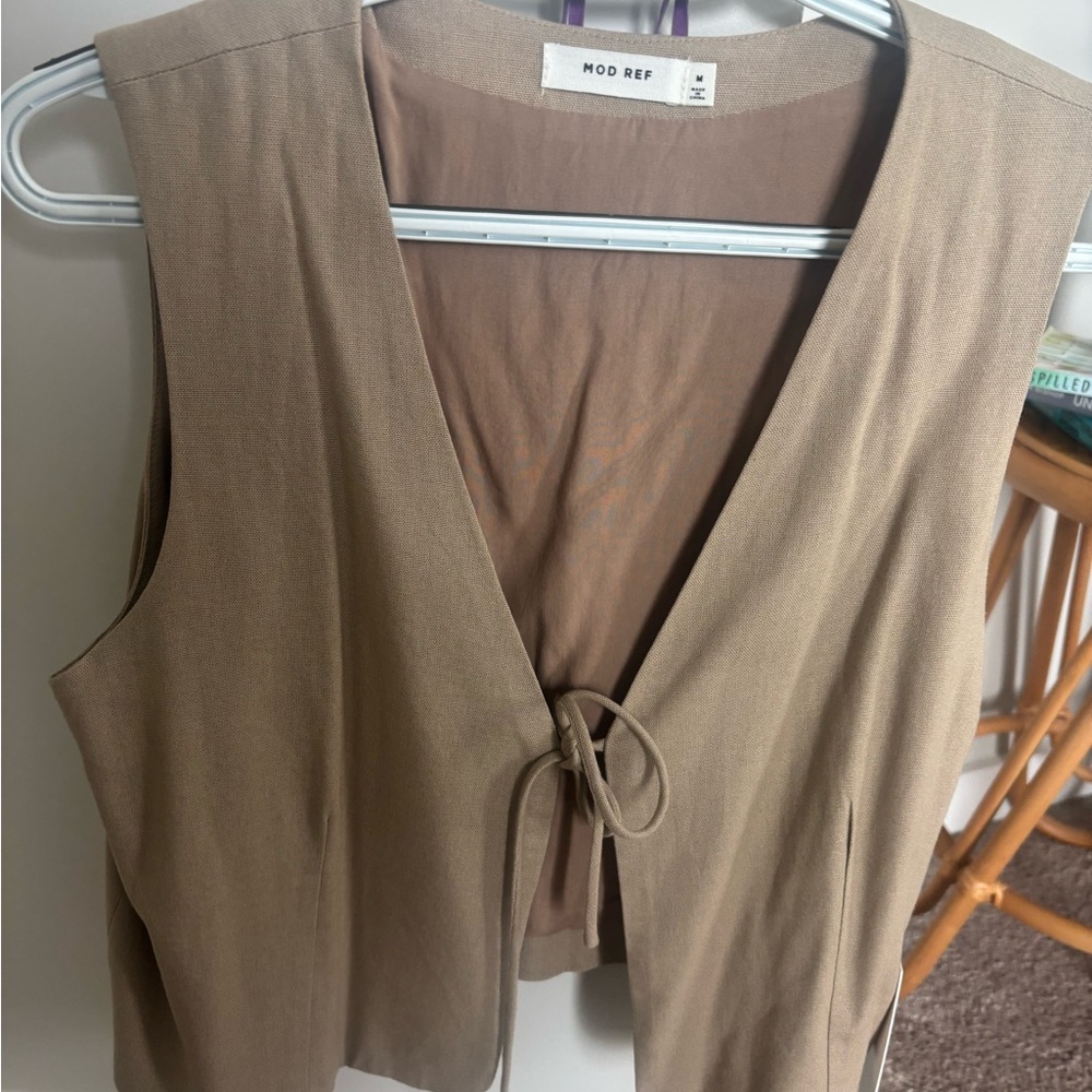 Mod Ref Light Brown Sleeveless Top
